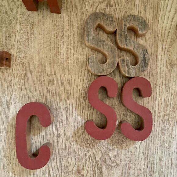 Rustic Reclaimed 3D Wood Painted Toy Soldiers Letter Cutouts Shapes - Picture 10 of 16